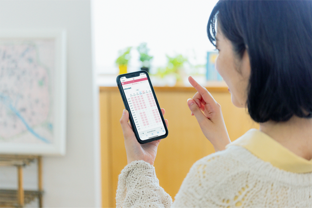 スマホからWEB予約する患者